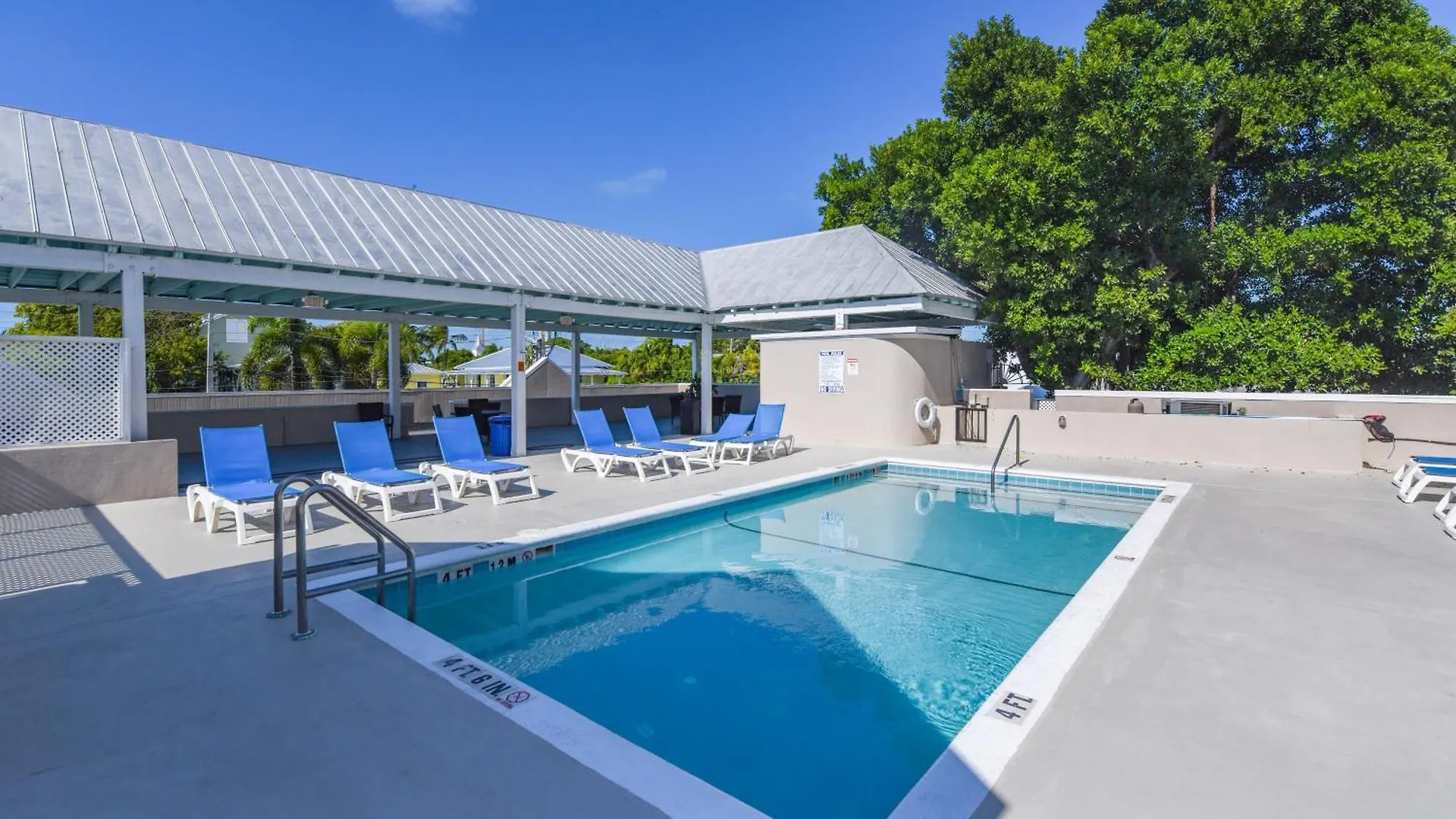 Villa Positano -Rooftop Pool On Duval Key West